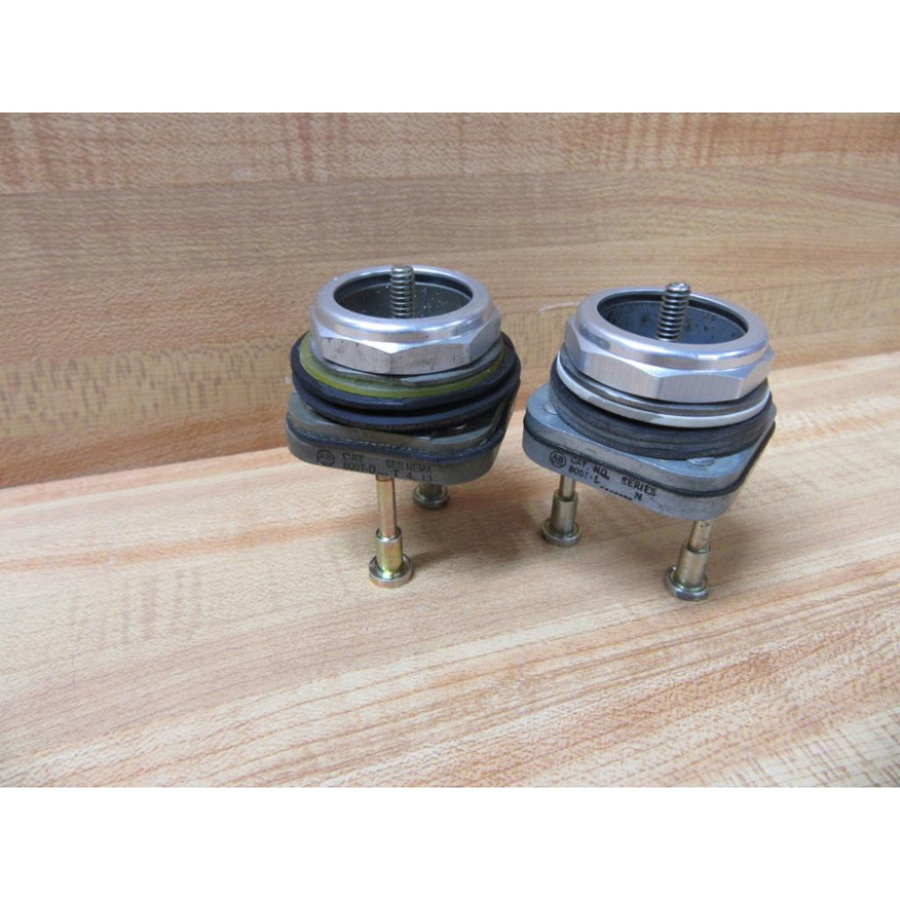 Allen Bradley 800T-D Pushbutton 800TD WO Cap Or Contacts (Pack of 2) - Used