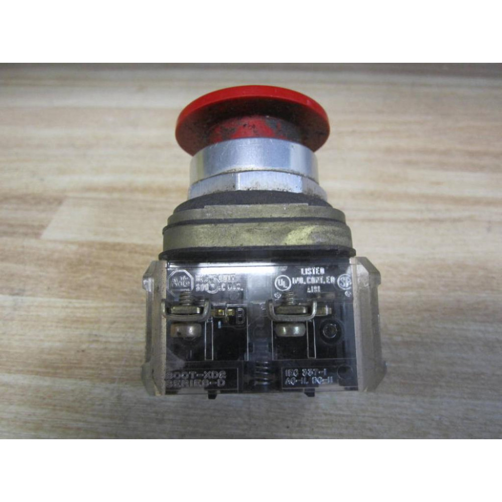 Allen Bradley 800T-D Pushbutton 800TD w800T-XD2 Red - Used