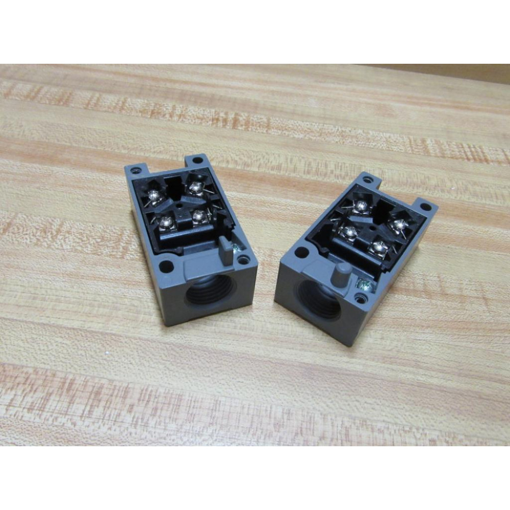 Cutler Hammer E51RC Limit Switch Receptacle (Pack of 2) - New No Box