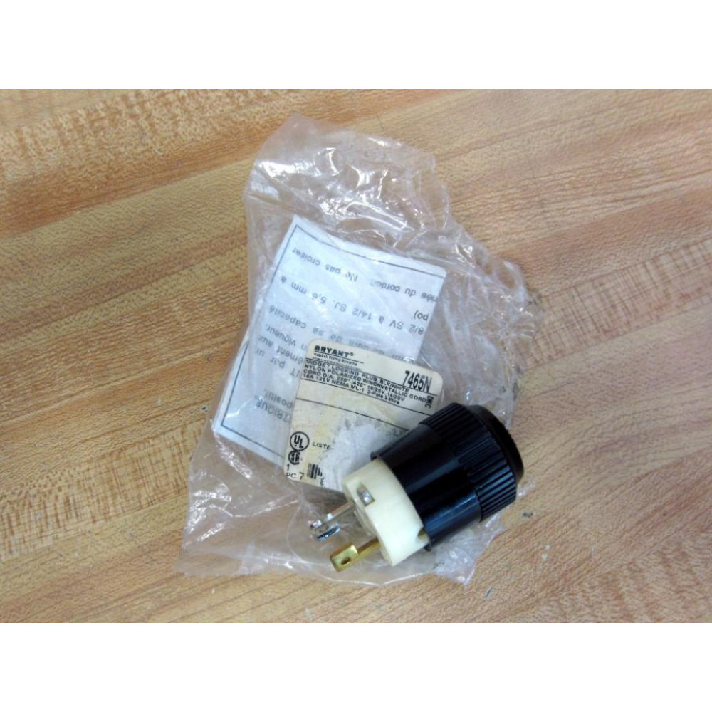 Bryant 7465N Locking Plug 15A 125V