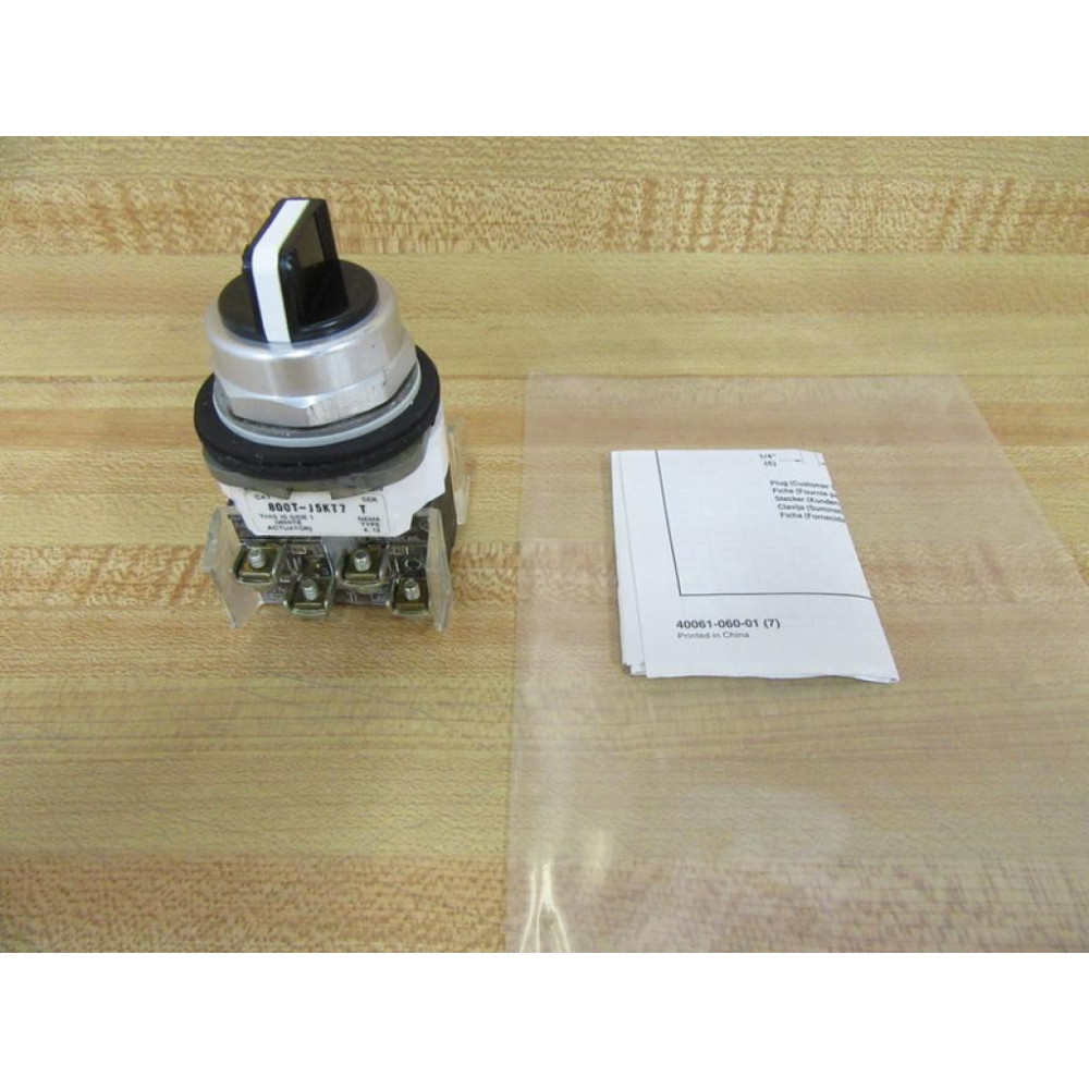 Allen Bradley 800T-J5KT7B Selector Switch 800TJ5KT7B - New No Box Allen Bradley 800T-J5KT7B Selector Switch 800TJ5KT7B - New No Box