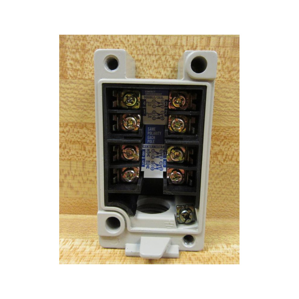 Omron D4A-2000N Limit Switch D4A2000N - New No Box