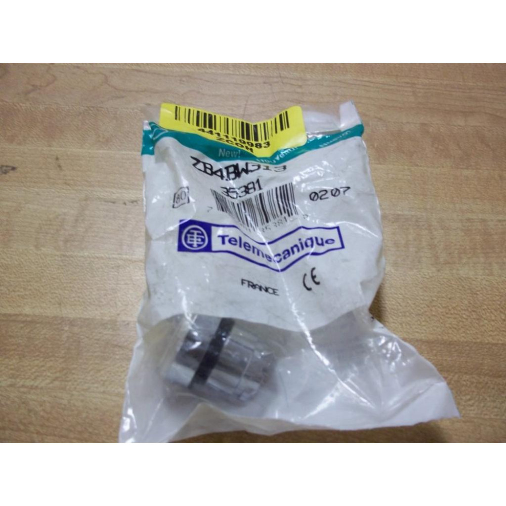 Telemecanique ZB4-BW313 White Button 35381