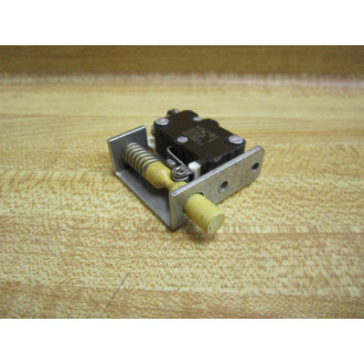 Cutler Hammer SS12E T 10-2 0Y 3 Eaton Push Button - Used