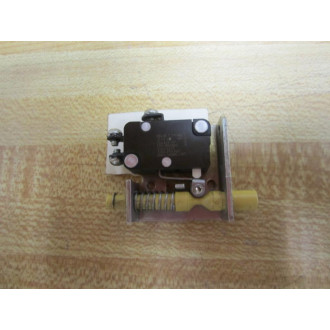Cutler Hammer SS12E T 10-2 0Y 3 Eaton Push Button - Used