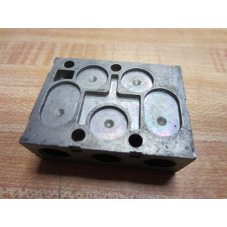 Numatics 103-493 Pneumatic Base 18 NPTF Side Port (Pack of 2) - Used