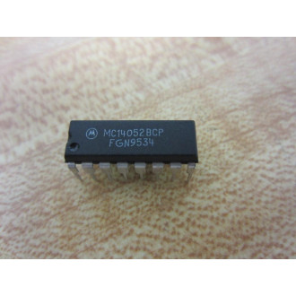 Motorola MC14052BCP Integrated Circuit (Pack of 3)