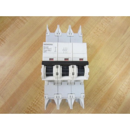 Siemens 5SJ4304-7HG42 3P 4A Circuit Breaker 5SJ43047HG42 - Used