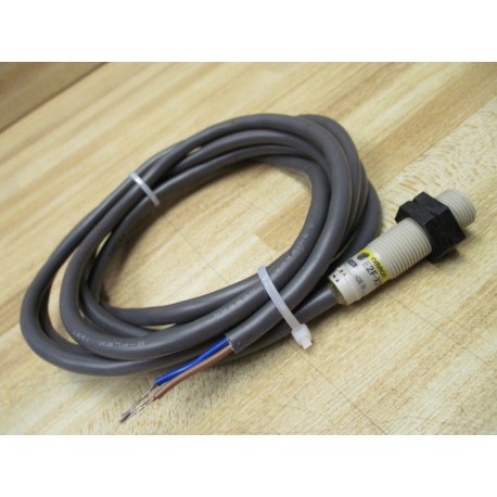 Omron E2F-X2Y1 Proximity Sensor E2FX2Y1 - New No Box
