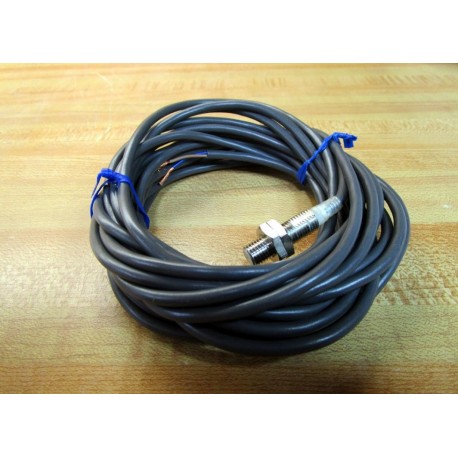 Omron E2E-X2D2-N Proximity Sensor 21806 - New No Box