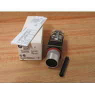 Allen Bradley 800MR-QA24GAK Illum. Push Button 800MRQA24GAK