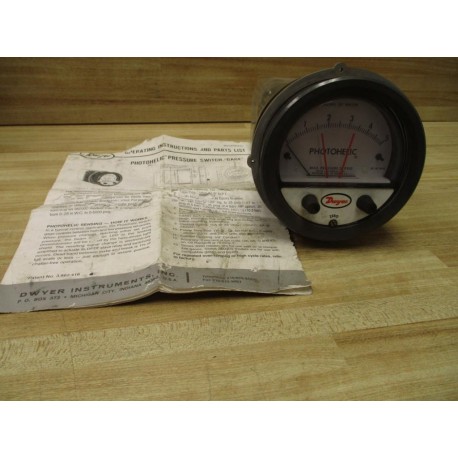 Dwyer 3005C Photohelic Pressure SwitchGauge