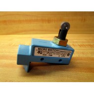 Micro Switch BZE6-7RQ8 Limit Switch WRoller Lever  BZE67RQ8 - New No Box
