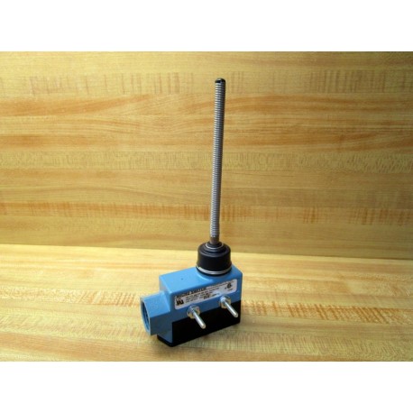 Micro Switch BZV6-2RN18 Limit Switch WToggle Coil Lever BZV62RN18 - New No Box