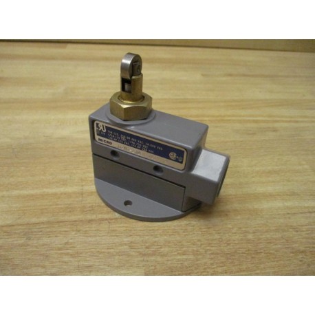Micro Switch BZV6-2RQ81 Limit Switch BZV62RQ81 W Base Mount - New No Box