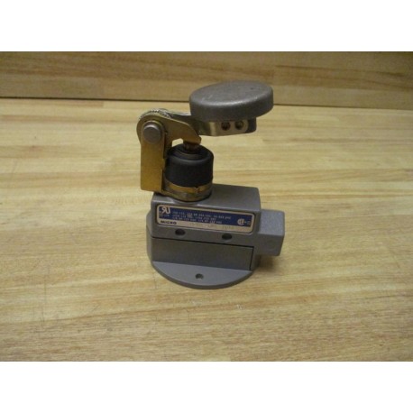 Micro Switch BZV6-2RN4 Limit Switch BZV62RN4 - New No Box