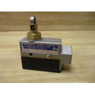 Micro Switch BZE6-2R081 Limit Switch BZE62R081 - New No Box