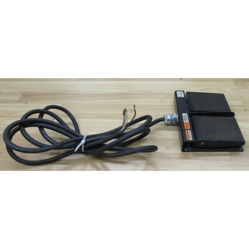 DS100 (Dual-Pedal S-Series Foot Switch with Cable) - SSC Controls