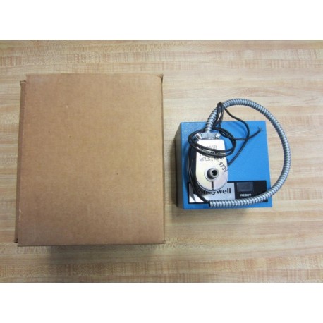 Honeywell R7795B-1009 Primary Control R7795B1009 W Solenoid