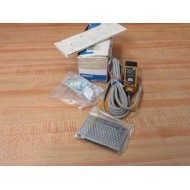 Omron E3S-R1E4 Photoelectric Switch E3SR1E4