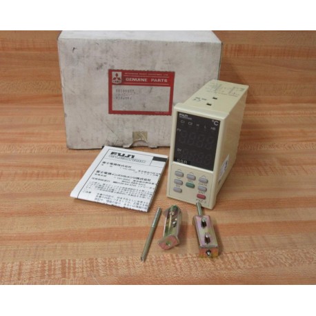 Fuji Electric PXZ5TCY2-0Y000-Z Temperature Controller  PXZ-5