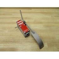 Namco EA150-30275 Snap-Lock Limit Switch EA15030275 W Lever Arm - Used