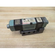 Numatics 081SS400K000030 Solenoid Valve 082SS415K000030 W Base - Used