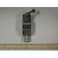 Square D 9007-C62A2 Limit Switch 9007C62A2 wConnector - Used