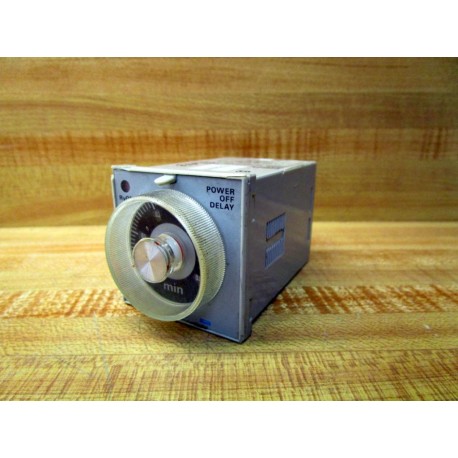 Omron H3BH-8 Timer H3BH8 0.5-10Min 100110120Vac - Used
