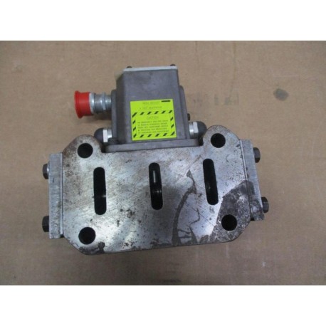 Moog 60-297 Valve 60297 - Used