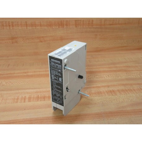 Siemens CQDST480AAS Shunt Trip & Aux.Switch Combo - Used