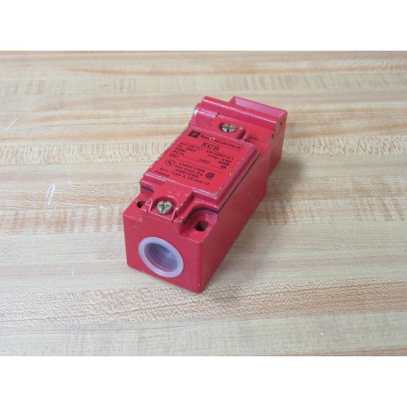 Telemecanique XCS-B703 Limit Switch XCSB703 018539 - New No Box