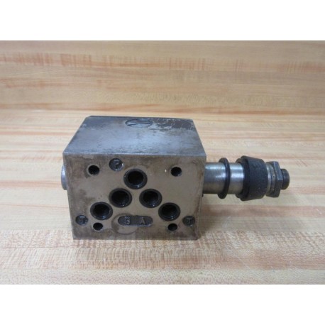 Parker D3W1DF 14 Directional Control Valve Shaft Length: 7 - Used