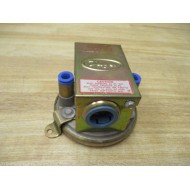 Dwyer 1910-5 Pressure Switch 19105 WCover - Used