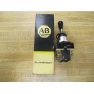 Allen Bradley 800T-T2SB21 Toggle Switch 800T2SB21 Ser. T