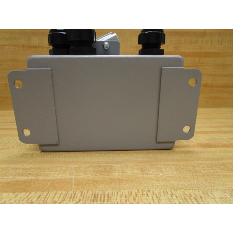 Hubbell Wiegmann B060403CH Enclosure With Terminal Blocks 3 Knobs - New ...