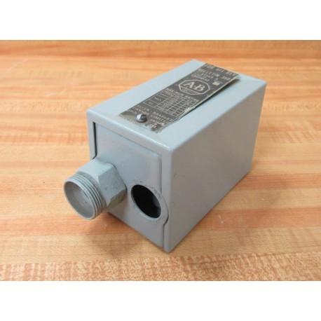 Allen Bradley 350-TAV32 Reversing Drum Switch 350TAV32 WO Handle - Used