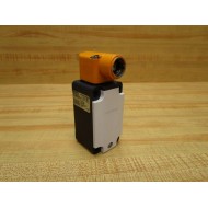 Siemens 3SE2 230-1GW Roller Crank Limit Switch 3SE22301GW WOut Arm - Used