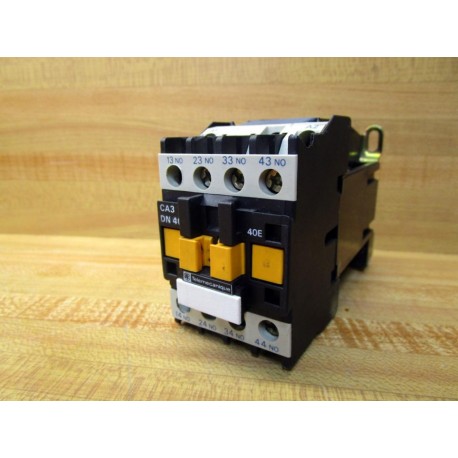 Telemecanique CA3-DN40 Control Relay CA3-DN40 40E Cracked Housing - Used