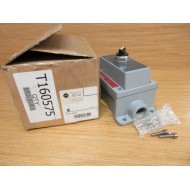 Allen Bradley 800H-R2HC7 Station 800H-1HZX7 800H-NP30