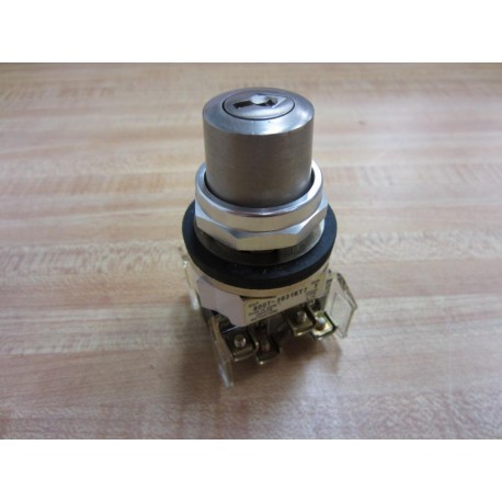 Allen Bradley 800T-J631KT7 Selector Switch - New No Box