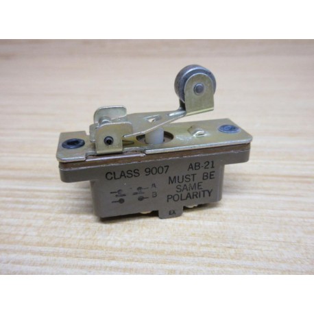 Square D 9007-AB-21 Snap Limit Switch 9007AB21 W Mounting Bracket - New No Box