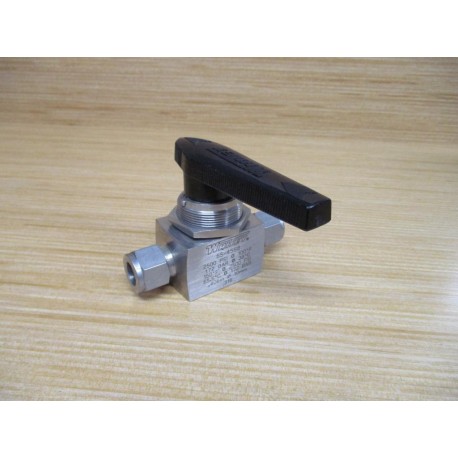 Whitey SS-45S8 Swagelok Ball Valve SS45S8 - New No Box