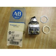Allen Bradley 800T-H2A2 Selector Switch 800TH2A2 W800T-XD1 (X2)
