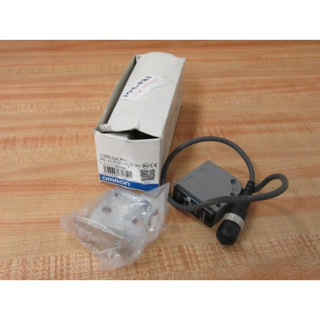 Omron E3S-CL2-M1J 0.3M Photoelectric Switch E3SCL2M1J