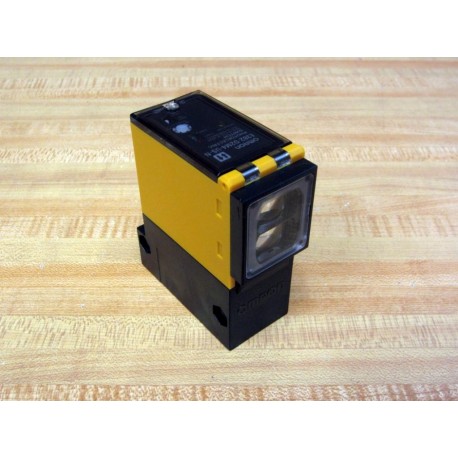 Omron E3B2-D2M4-US-N Photoelectric Switch E3B2D2M4USN - New No Box
