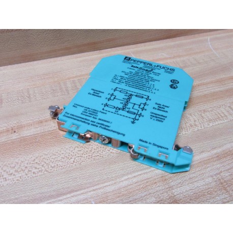 Pepperl + Fuchs 071816 Zener Barrier Z787 71816 WChipped Corner - New No Box