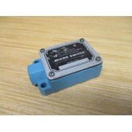 Honeywell  Micro Switch BAF1-2RN18-RH Limit Switch BAF12RN18RH WO Wobble Lever - Used