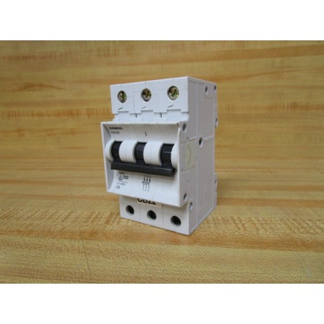 Siemens 5SX23D4 4A Circuit Breaker Cracked Housing - Used