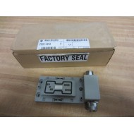 Allen Bradley 1792D-CB18 1792DCB18 Armorblock 18mm DNET 95738301 Ser. A REV. A01